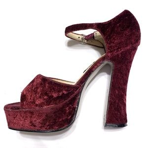 Vintage velvet platform sandals, size 8